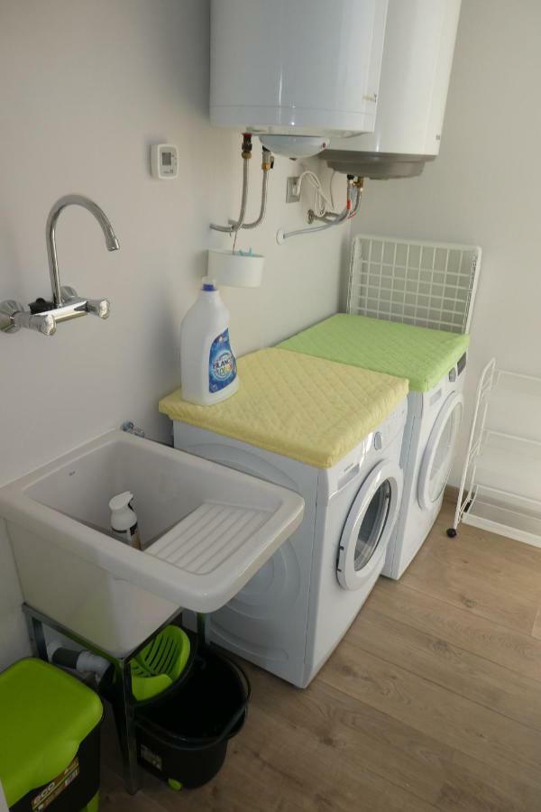 Appartement Plage Salata Rosas Esterno foto