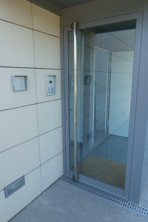 Appartement Plage Salata Rosas Esterno foto
